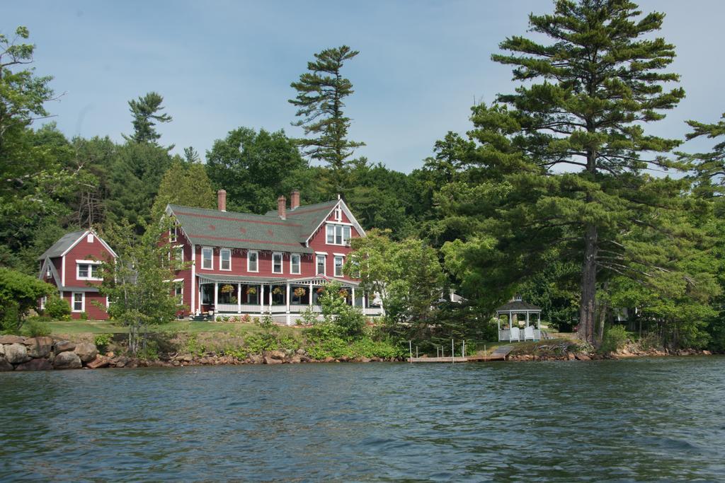 Lake House At Ferry Point Sanbornton Room photo